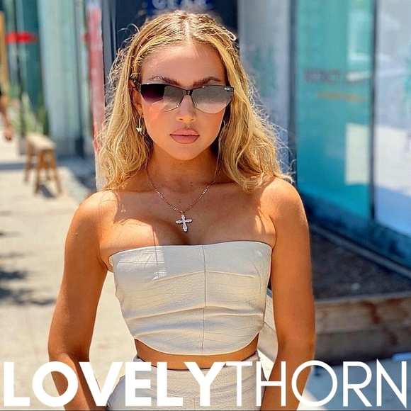 QUAY // ltd ed saweetie collaboration retro-mod sleek rimless smoke fade lens main image 8